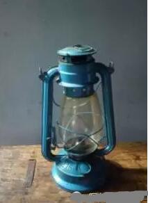 煤油灯.jpg 煤油灯.jpg