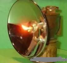 最早车灯.jpg 最早车灯.jpg